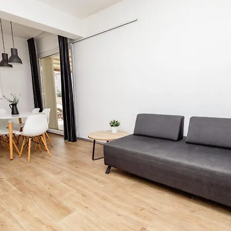 Olive Tree Apartments *