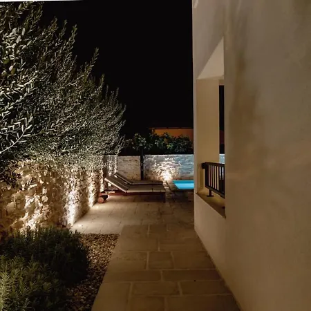 Olive Tree Apartments Apartment *