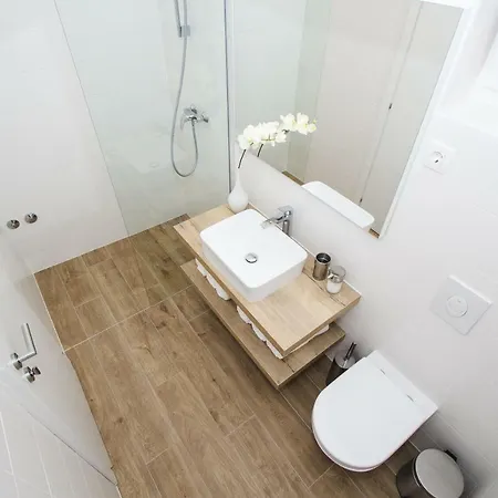 Olive Tree Apartments *