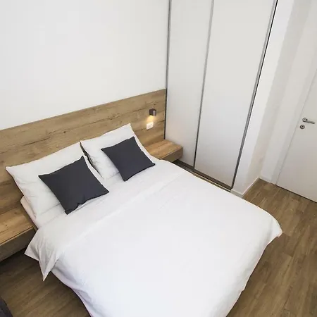 Olive Tree Apartments Apartment *