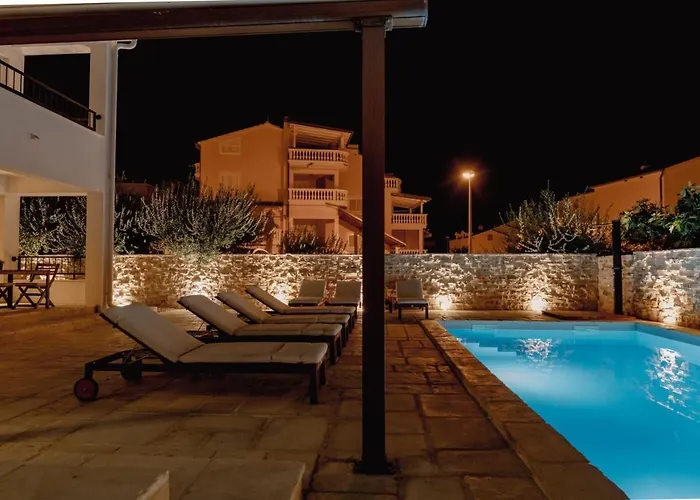 Olive Tree Apartments Apartment *