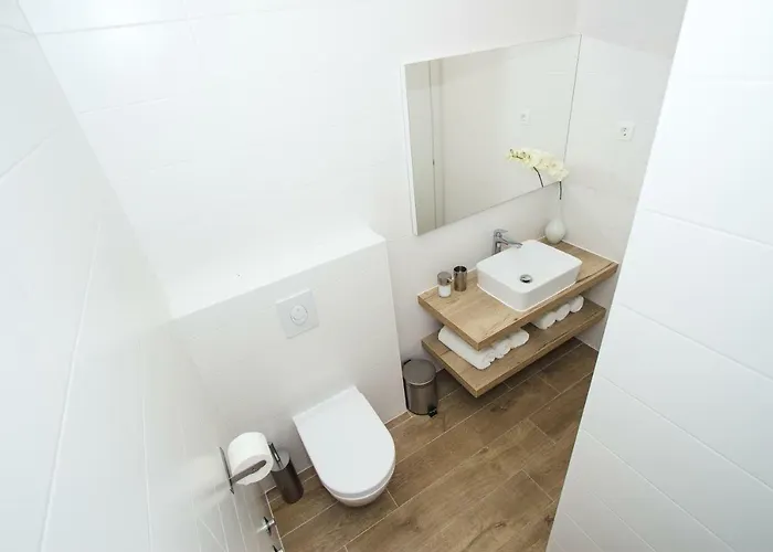 Olive Tree Apartments Apartment *